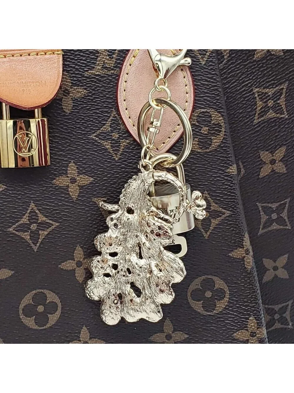 Louis Vuitton Gold Padlock 🔒 Key Set Authentic LV w/ Unbranded Keychain